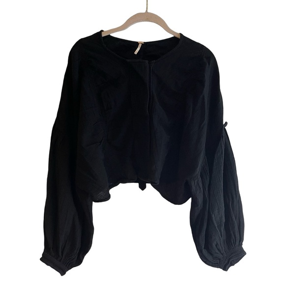 Free People Day Dreaming crop gauzy blouse. Puff shoulder and flowy sleeves Sz S - Picture 2 of 10
